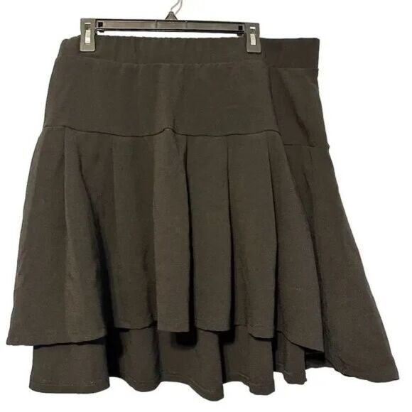 Torrid Women's Black Pleated Knee Length Skirt Size 20 - Picture 1 of 7